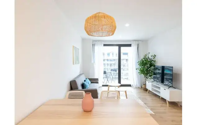 Alquiler Apartamento 2 Dormitorios Badalona Cerca de la Playa