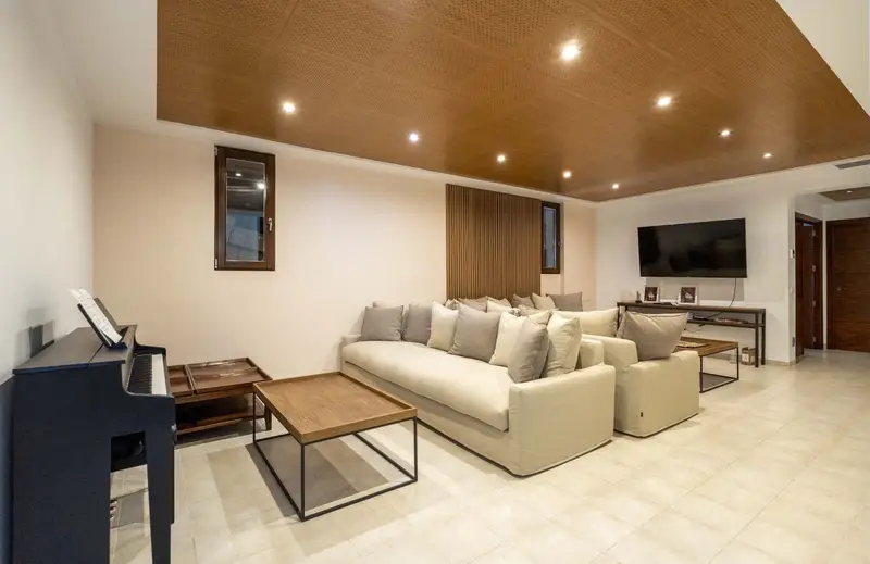 Chalet de Lujo en Chiva Valencia con Campo de Golf