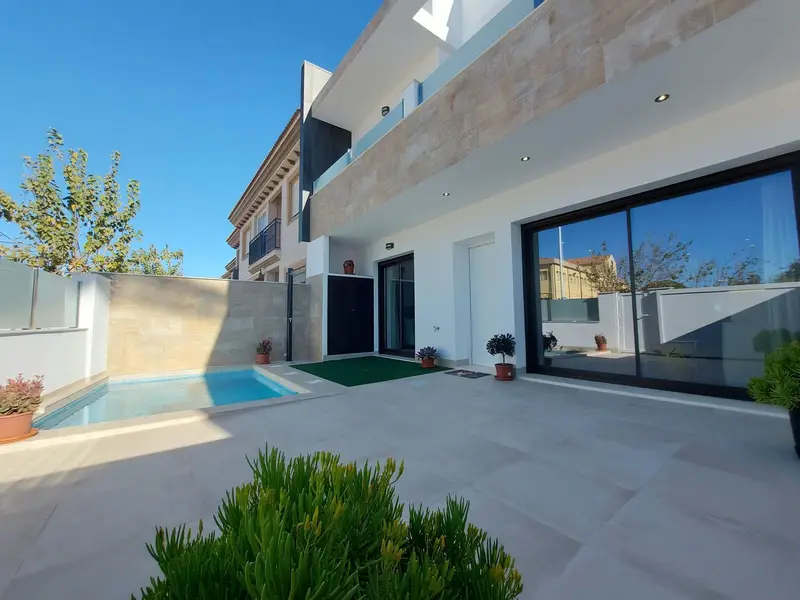 Villa Moderna en San Pedro del Pinatar con Piscina Privada