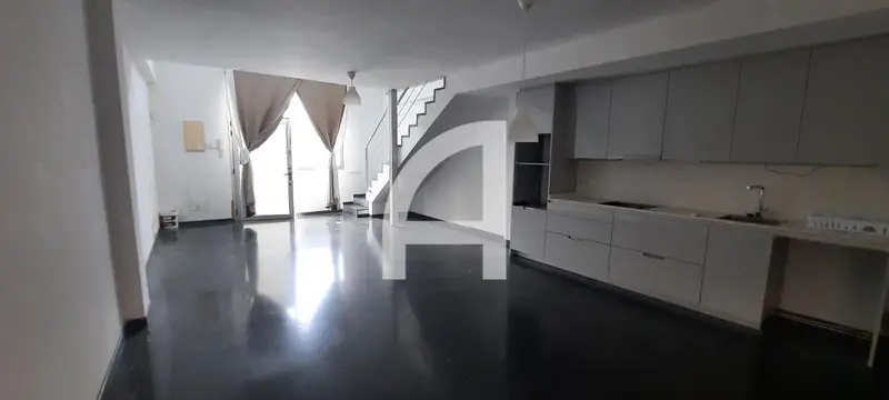 Local Comercial en Molins de Rei 89m² con Terraza
