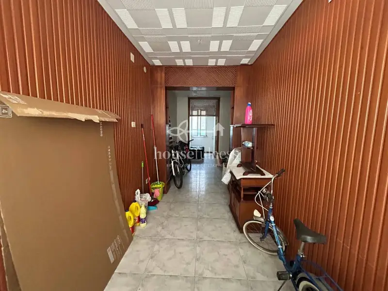 Bajo Comercial Portanova con Patio Trasero