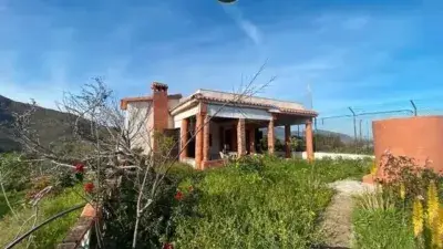 Casa en venta en Elviria