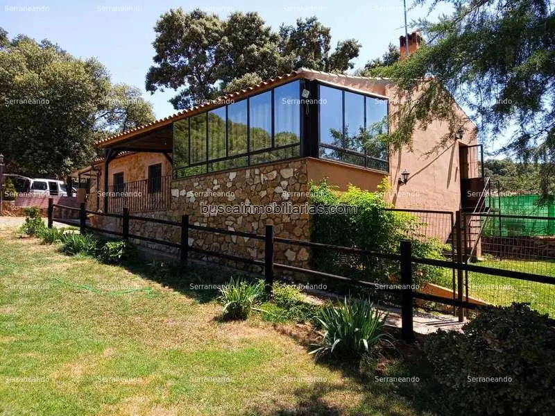 Parcela en venta en Aracena con piscina y casa de 3 dormitorios