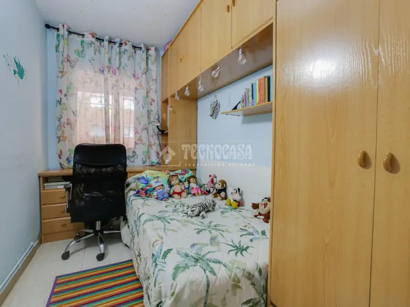 Planta Baja en Venta Calle Ferrer Guardia 4 Dormitorios Patio Parking