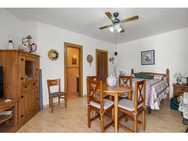Villa en La Perla Benalmádena Pueblo con Vistas al Mar y Piscina
