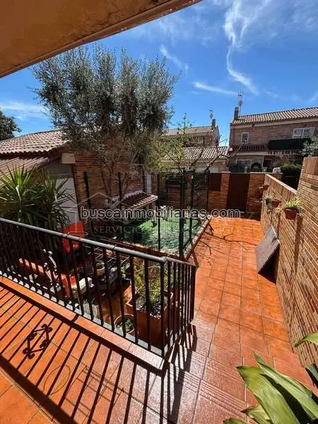 Chalet en Venta Carranque con Piscina y Jardin 4 Dormitorios