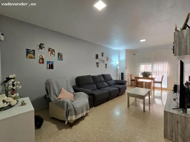 Amplia vivienda con patio en Elda