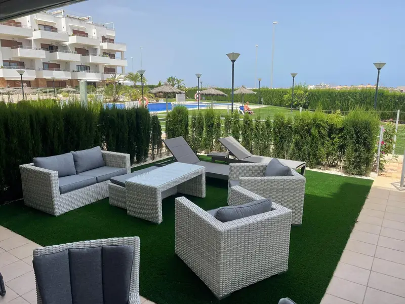 Apartamento en Orihuela Costa con Piscina y Jardin