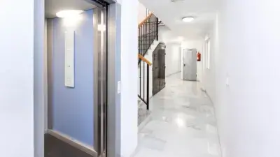 Piso en Venta C	llar Vega 1 Dormitorio Patio y Cochera