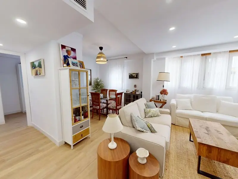 venta Piso en Los Remedios, Sevilla (23931)- Globaliza