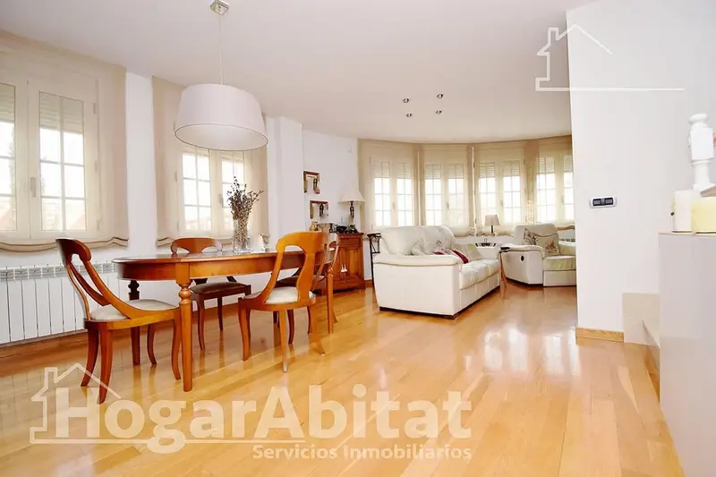 Adosado en Vila Real con 4 dormitorios y terraza
