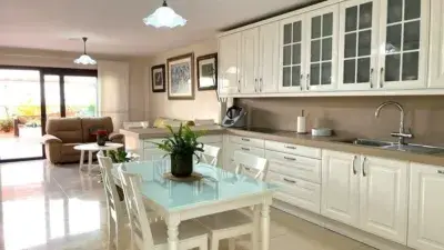 Chalet en Venta en Centro de Nerja: Lujo y Comodidad