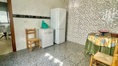 Casa en Venta: Amplia vivienda familiar con 5 dormitorios y cochera doble