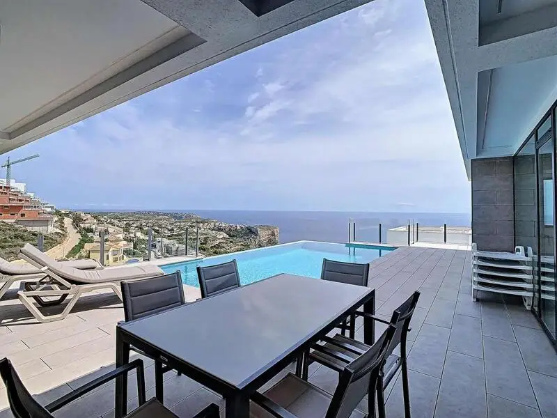Villa de Lujo 4 Dormitorios Cumbre del Sol Vistas al Mar