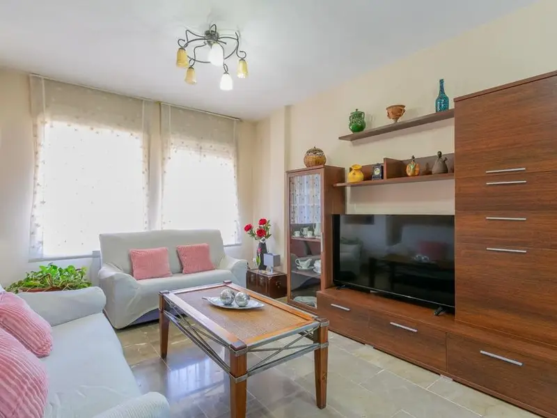 Chalet Adosado en Granada 168m2 3 Habitaciones 2 Baños