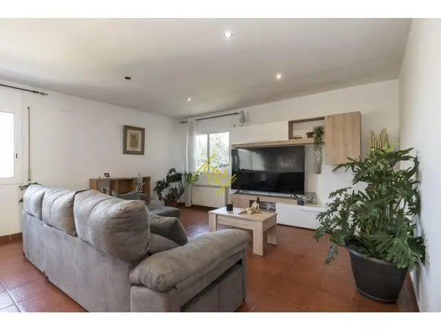Casa en Vora Sitges con Vistas Panorámicas y Piscina