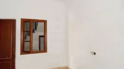 Casa en Venta en Carmona 3 Habitaciones 1 Baño 97m2