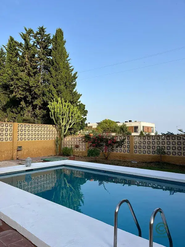 Chalet Independiente en La Cala del Moral con Piscina y Parcela Grande