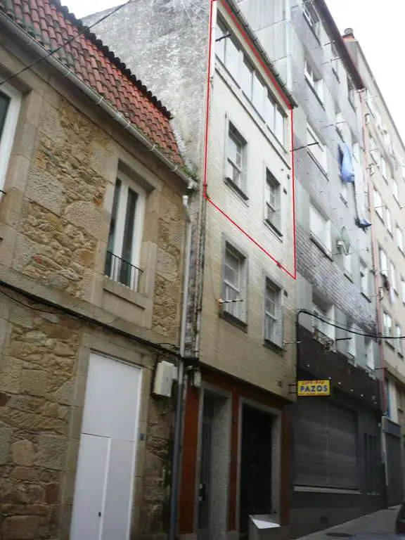 Dos Pisos en Venta en Casco Histórico de Noia