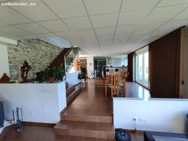Casa en Trubia con 3 Dormitorios y Garaje - 296m²