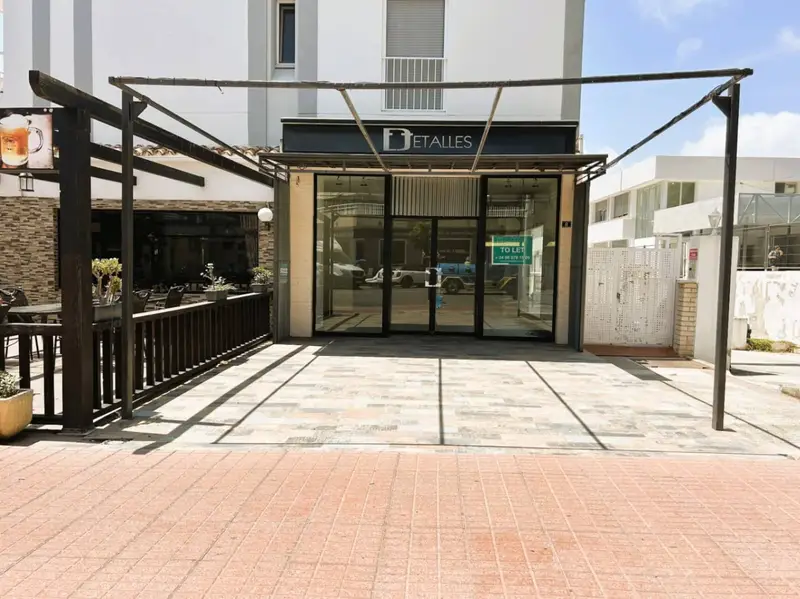 Local Comercial en Jávea 55m² Aire Acondicionado Baño