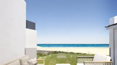 Chalet Pareado con Vistas al Mar en Estepona
