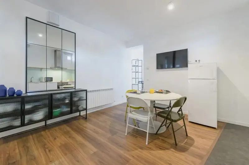 Apartamento en Alquiler Madrid 2 dormitorios 1 ba
jo