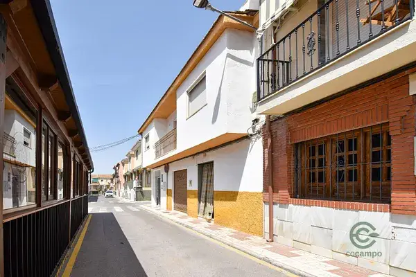 Casa 4 dormitorios Local Comercial Maracena