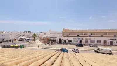 Atico en venta cerca de la playa con terraza y barbacoa