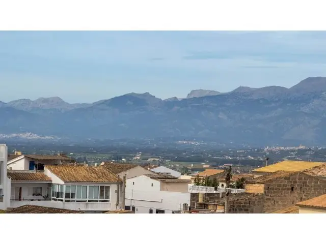 Edificio para Reformar en Muro: Oportunidad de Inversion