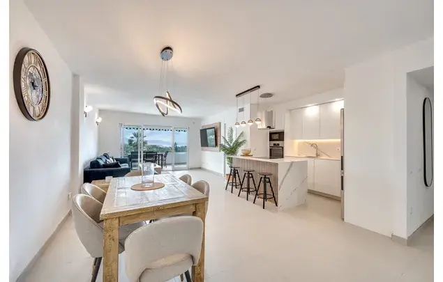 Alquiler Apartamento 3 Dormitorios 125m2 Almer	 a