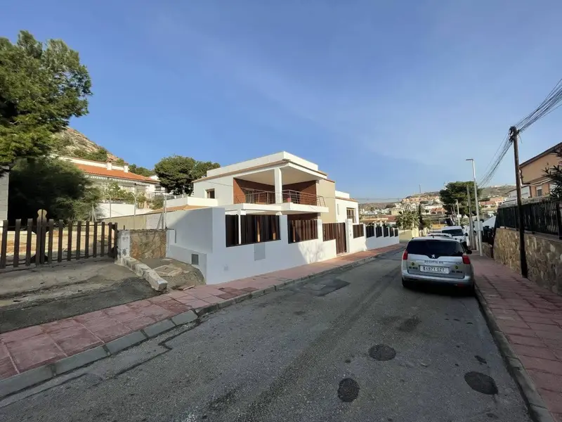 Chalet de Lujo en Venta 718m2 6 Dormitorios 6 Baños