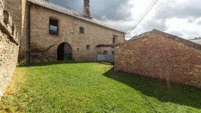 Casa en Osan para reformar con chimenea aragonesa y 300m2 de terreno