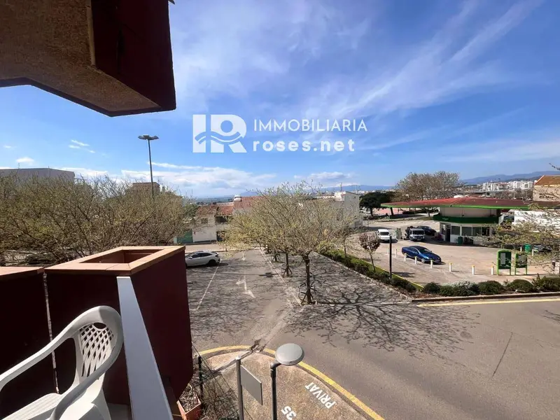 Apartamento en Roses con Vistas al Mar y Cerca de la Playa