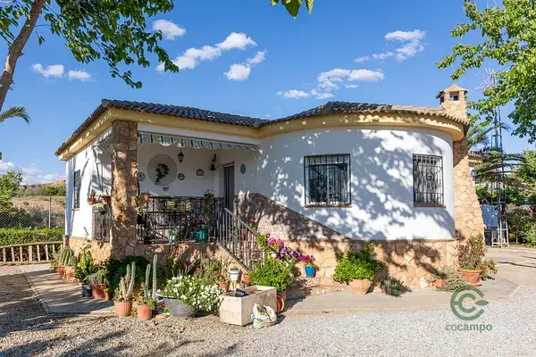 Casa Chalet Independiente en Finca con Piscina y Barbacoa