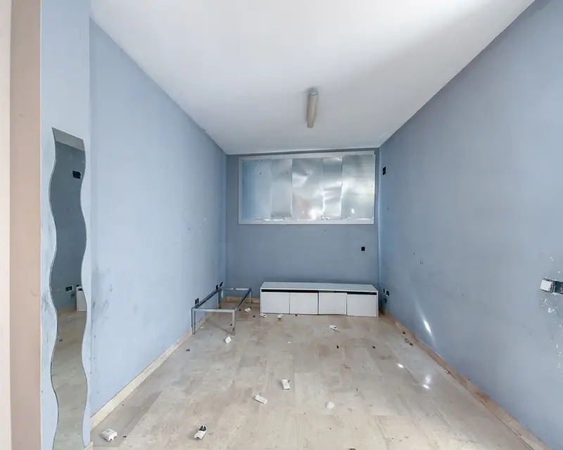 Garaje de 71m2 con 2 habitaciones y 2 baños en Rubí