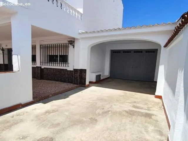 Chalet en Venta en La Carlota Cordoba 4 Dormitorios 2 Baños Piscina