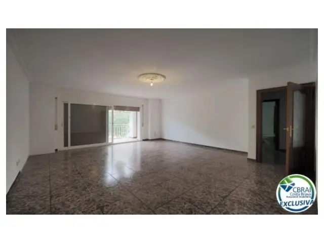 Apartamento 3 Dormitorios Centrico Roses Cerca Playa