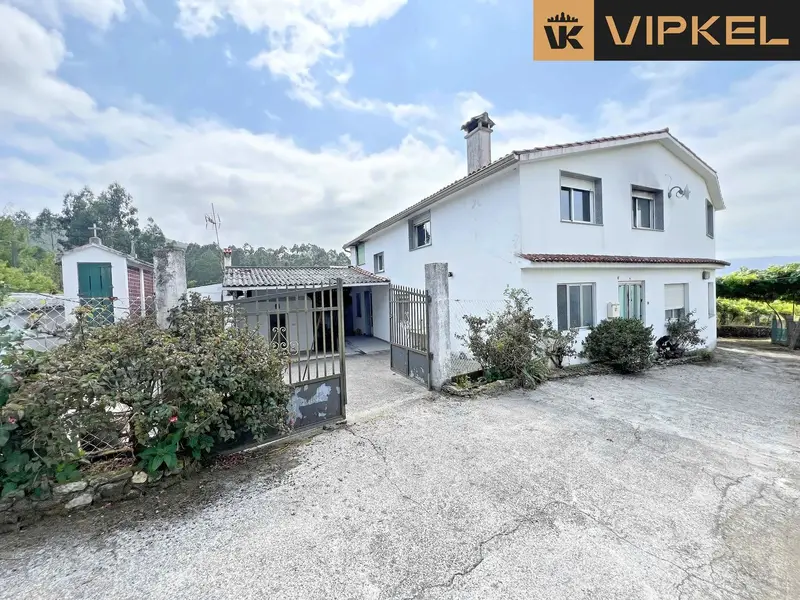 Casa en Padrón para Reformar 254m² 8 Dormitorios