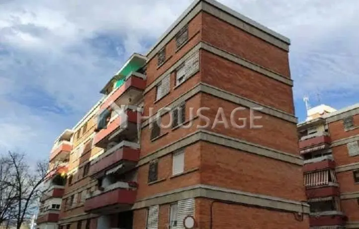 Piso en venta en Terrassa 77 1 m²