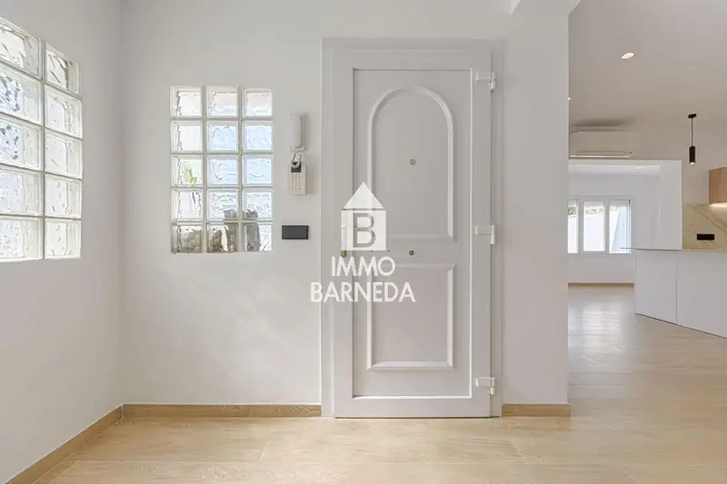 Chalet en venta en Roses Girona reformado con terraza y parking