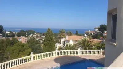 Chalet en Dénia con Vistas Panorámicas y Piscina