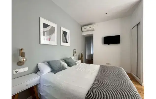 Apartamento 6 habitaciones Madrid centro elegante moderno parejas