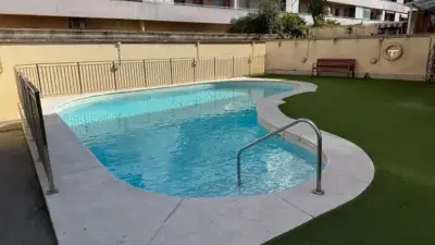 Piso en Viladecans con 4 habitaciones terraza y piscina