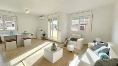 Casa Pareada en Puigverd de Lleida con 4 Plantas y Parking Privado