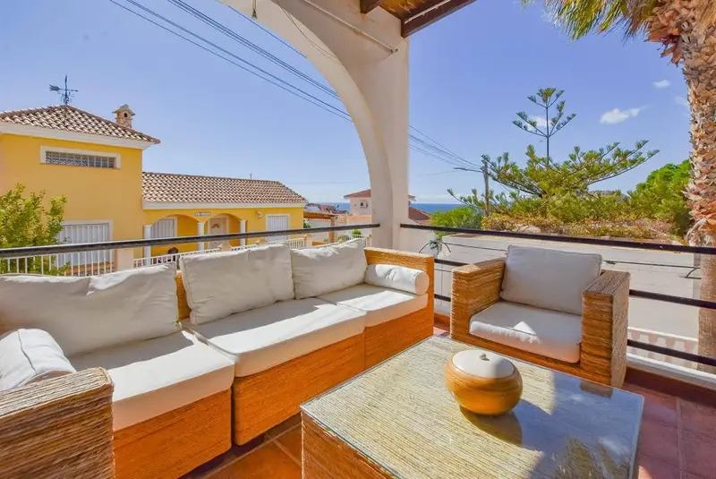 Adosado en San Juan de los Terreros con Vistas al Mar y Piscina Privada
