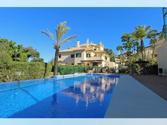 Piso de 2 Dormitorios en venta San Roque-Club, España