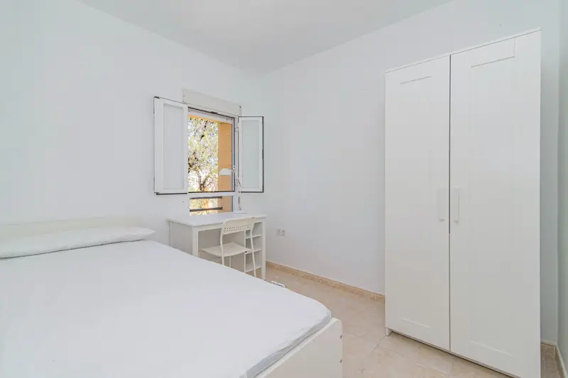 Alquiler Piso Estudiantes Cartuja Granada 4 Dormitorios Amueblado