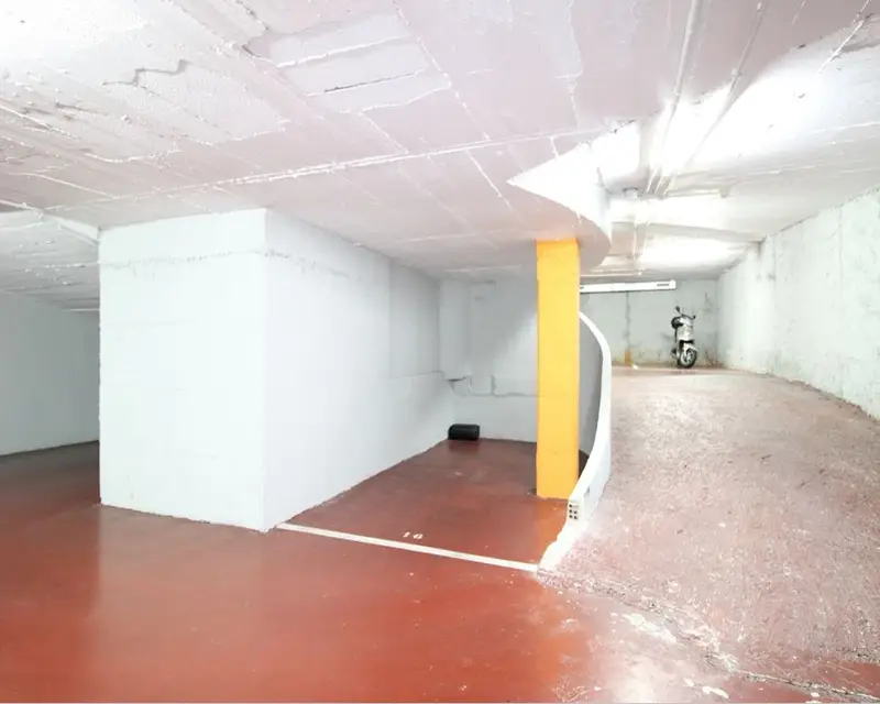 Garaje en Venta en Ausías Marc Barcelona