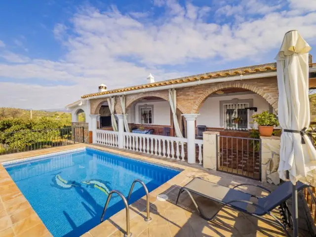 Casa Rural con Piscina - 2 Dormitorios - Ideal Familias